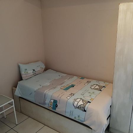 Croeso Guest House Langebaan Eksteriør billede