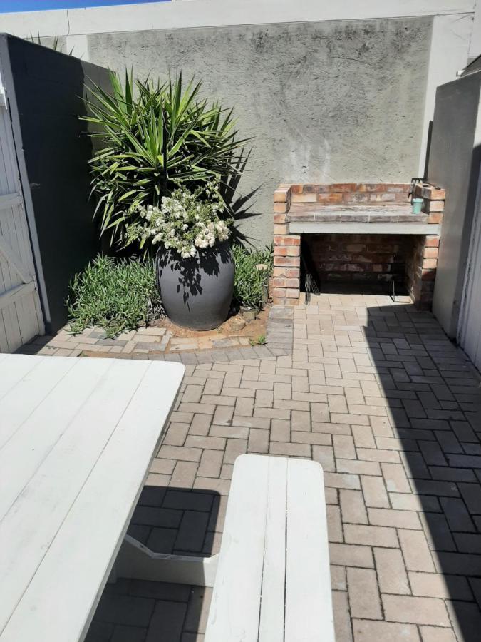 Croeso Guest House Langebaan Eksteriør billede