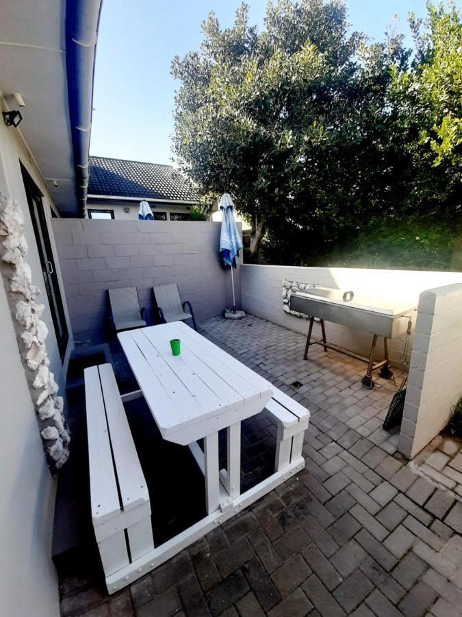 Croeso Guest House Langebaan Eksteriør billede